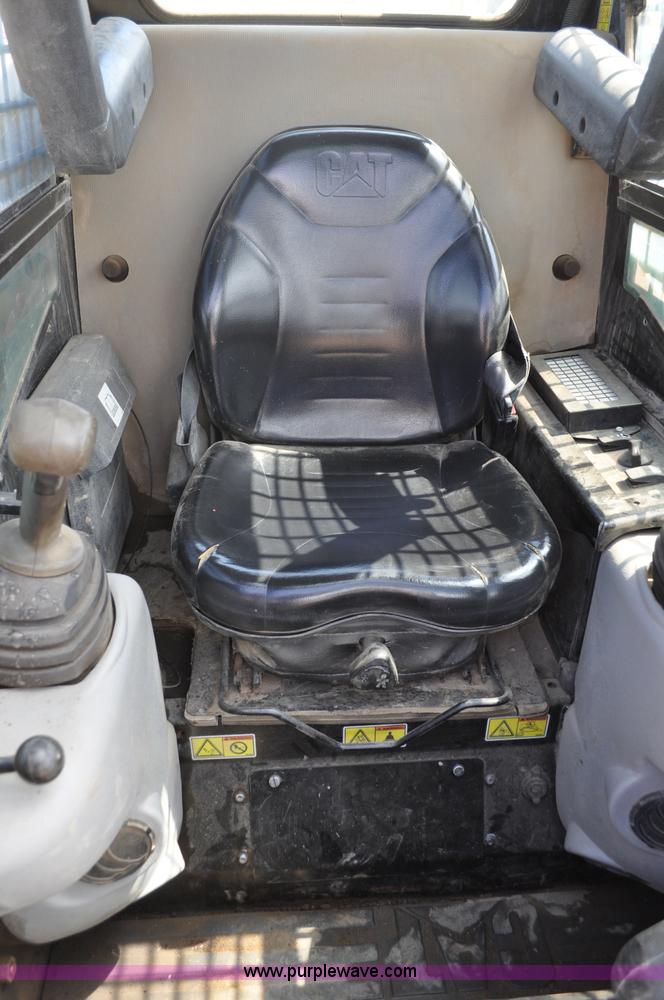 image for item A5976 2005 Caterpillar 267B track skid steer