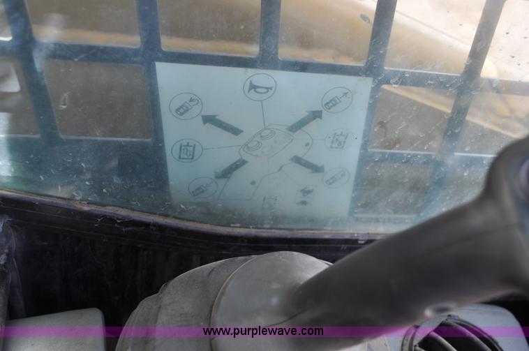 image for item A5976 2005 Caterpillar 267B track skid steer