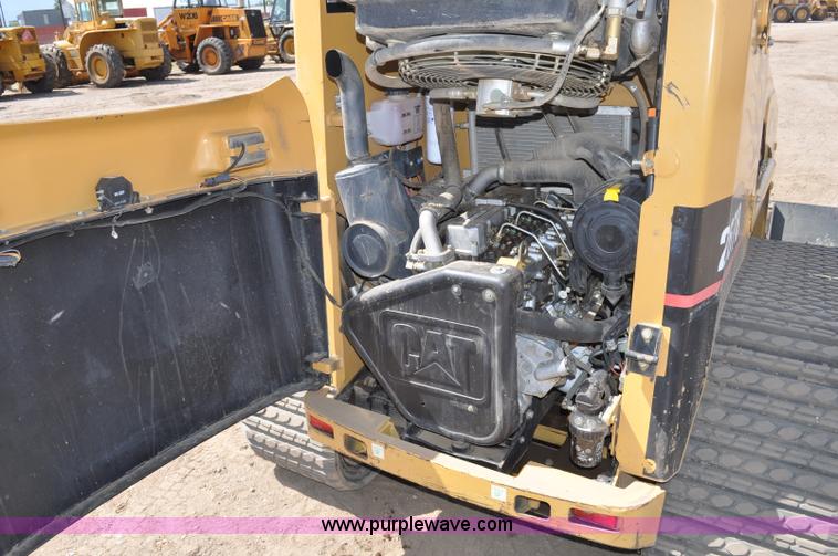 image for item A5976 2005 Caterpillar 267B track skid steer