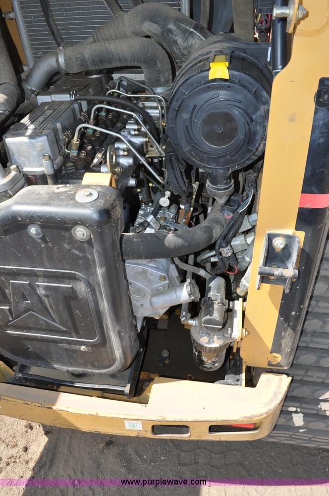 image for item A5976 2005 Caterpillar 267B track skid steer