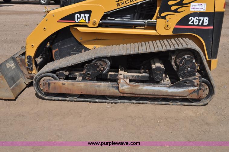 image for item A5976 2005 Caterpillar 267B track skid steer