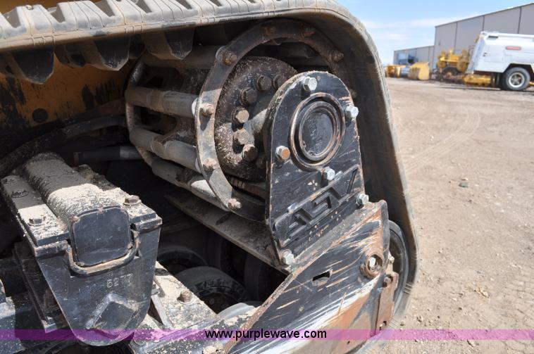 image for item A5976 2005 Caterpillar 267B track skid steer