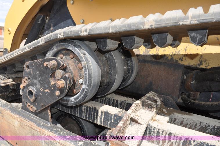 image for item A5976 2005 Caterpillar 267B track skid steer