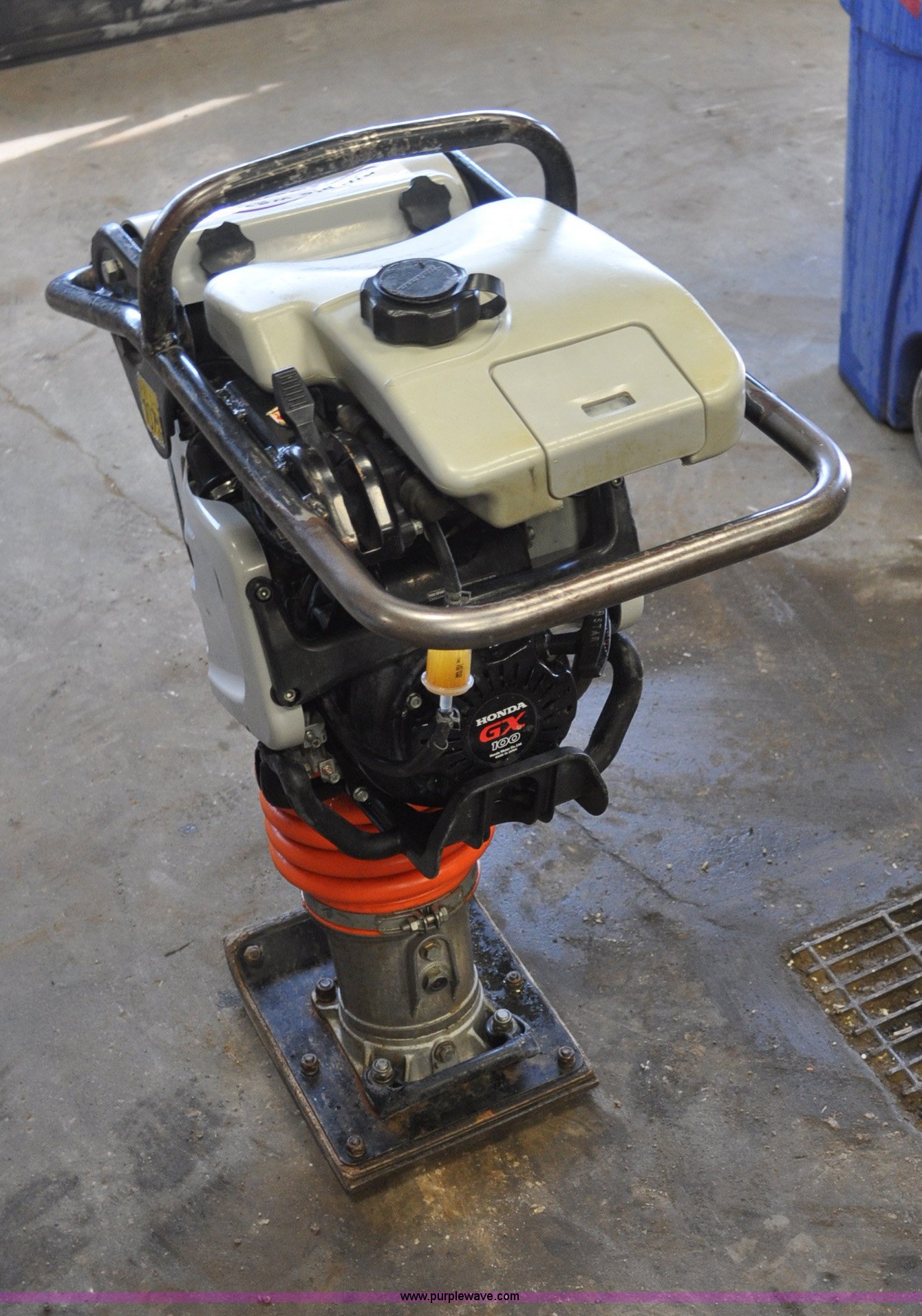 Mikasa MTX70 compactor in Broken Bow, NE Item A5963 sold Purple Wave