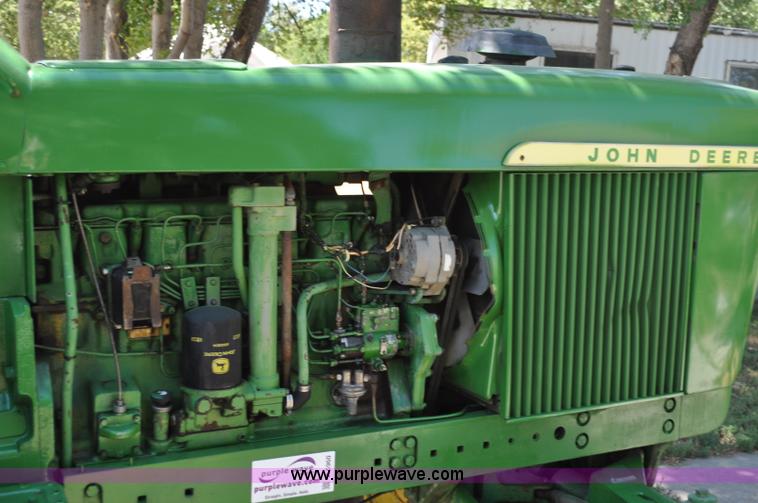 image for item A5960 1972 John Deere 4620 tractor