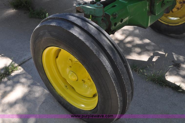 image for item A5960 1972 John Deere 4620 tractor