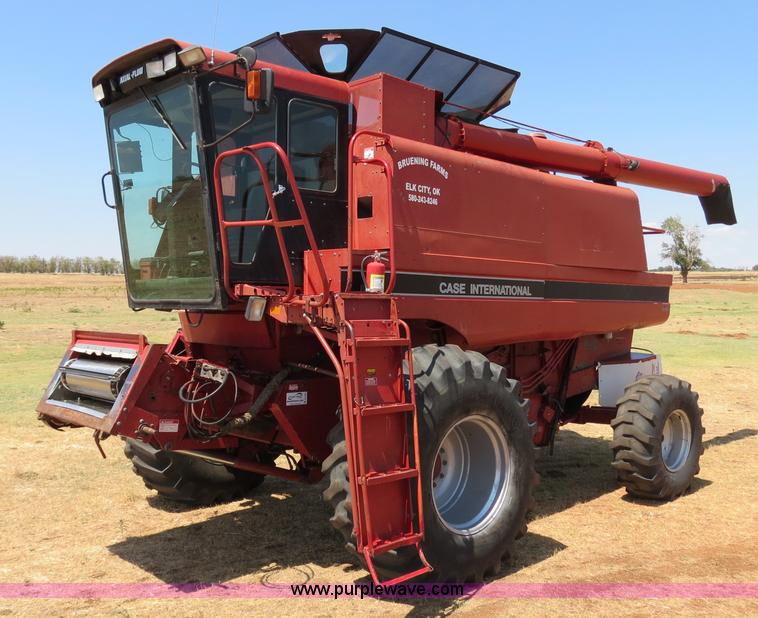 image for item B2462 1993 Case IH 1688 combine