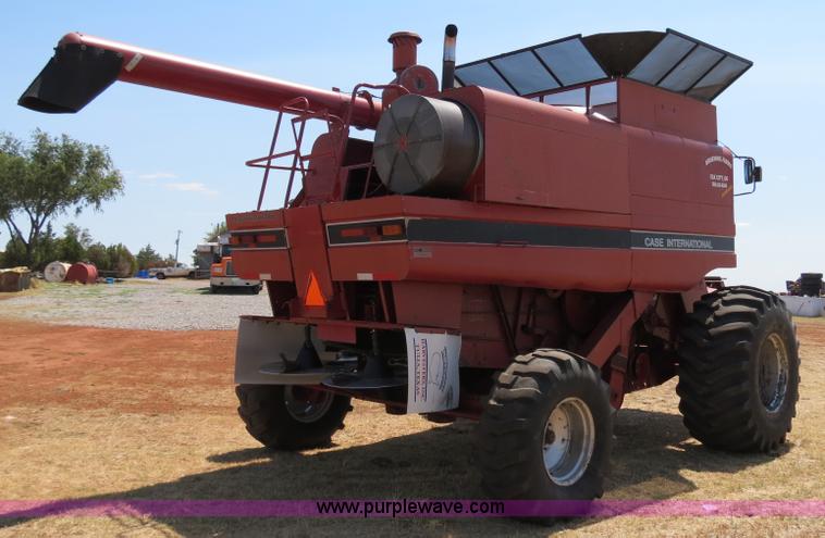 image for item B2462 1993 Case IH 1688 combine