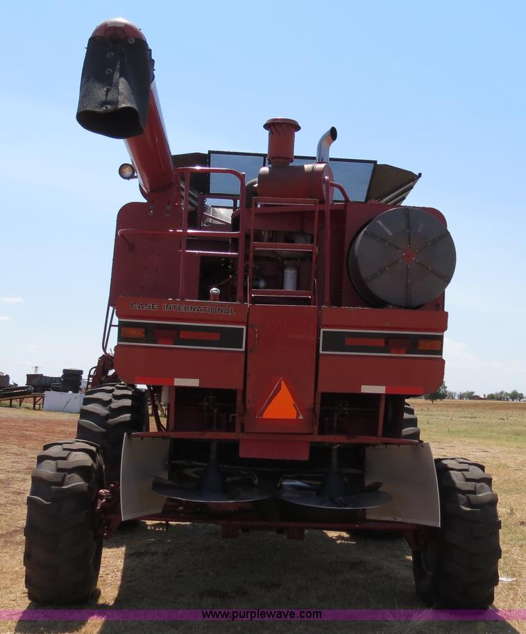 image for item B2462 1993 Case IH 1688 combine