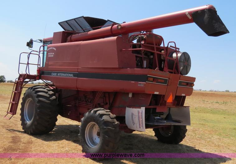 image for item B2462 1993 Case IH 1688 combine