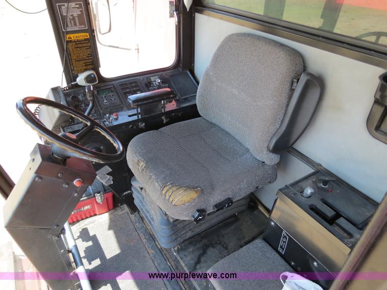 image for item B2462 1993 Case IH 1688 combine