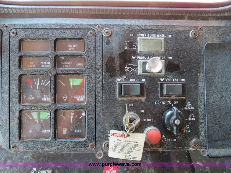 image for item B2462 1993 Case IH 1688 combine