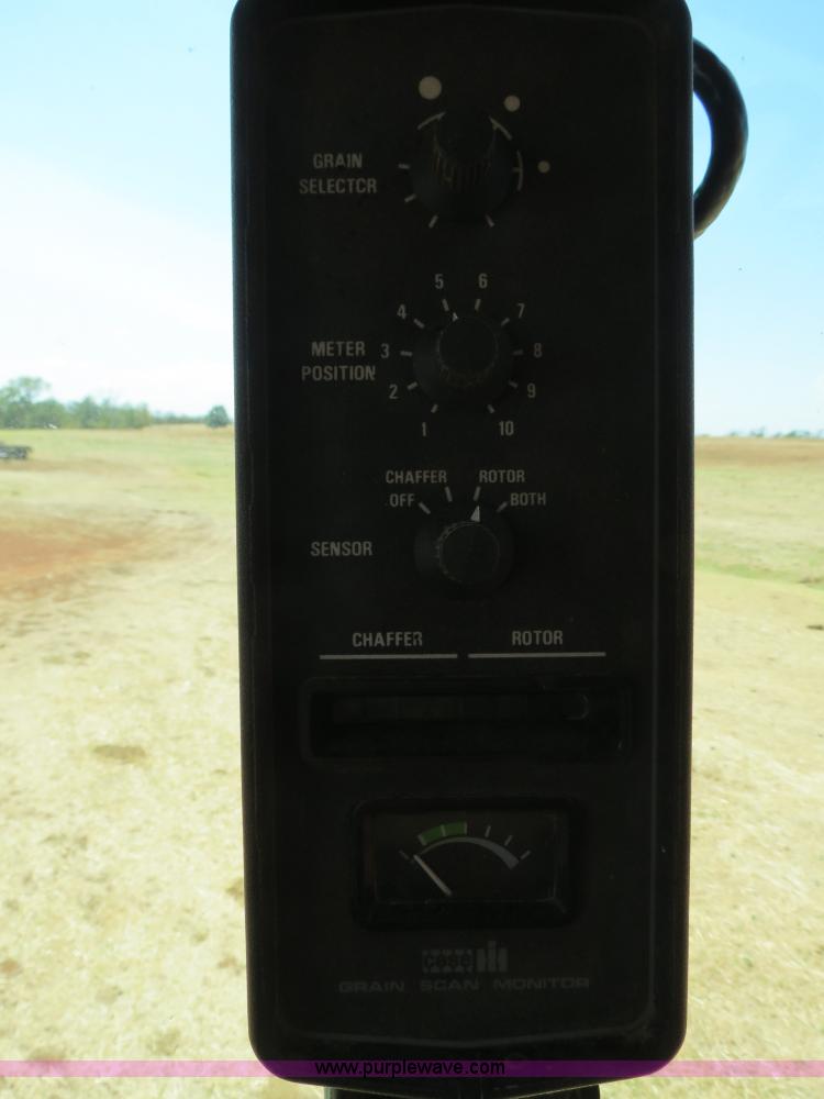 image for item B2462 1993 Case IH 1688 combine