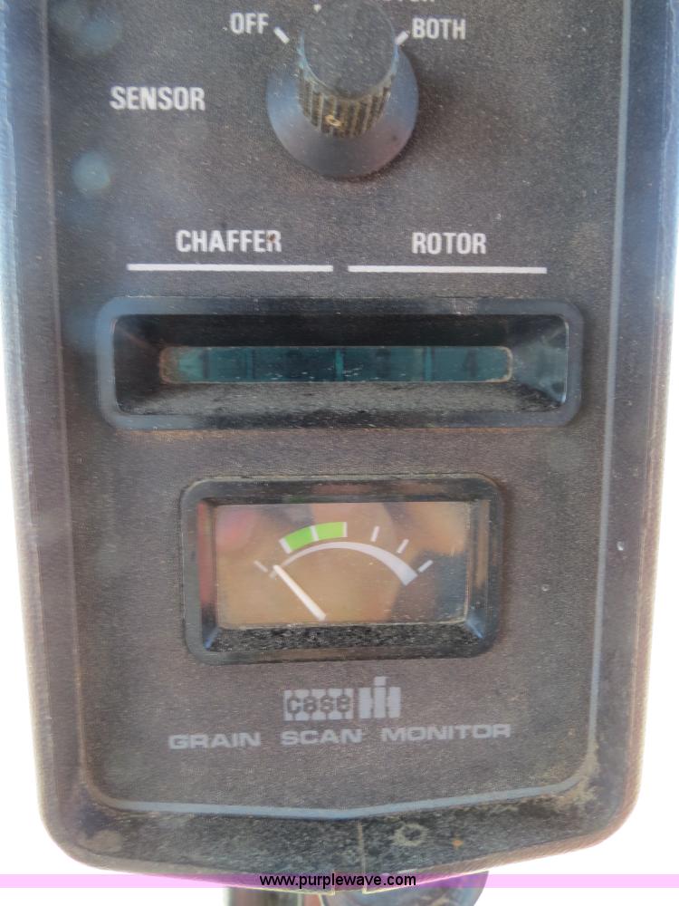 image for item B2462 1993 Case IH 1688 combine