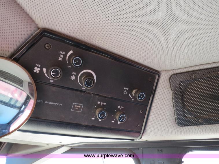 image for item B2462 1993 Case IH 1688 combine