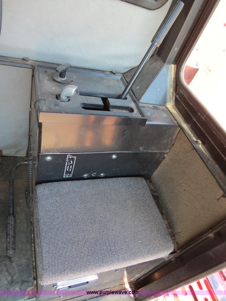 image for item B2462 1993 Case IH 1688 combine