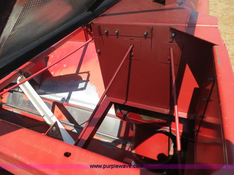 image for item B2462 1993 Case IH 1688 combine