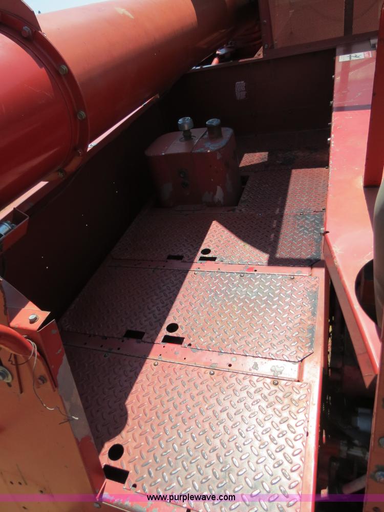 image for item B2462 1993 Case IH 1688 combine