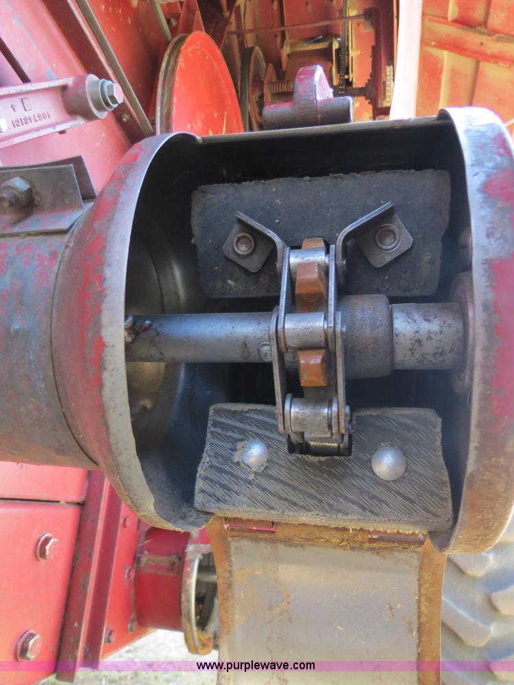 image for item B2462 1993 Case IH 1688 combine