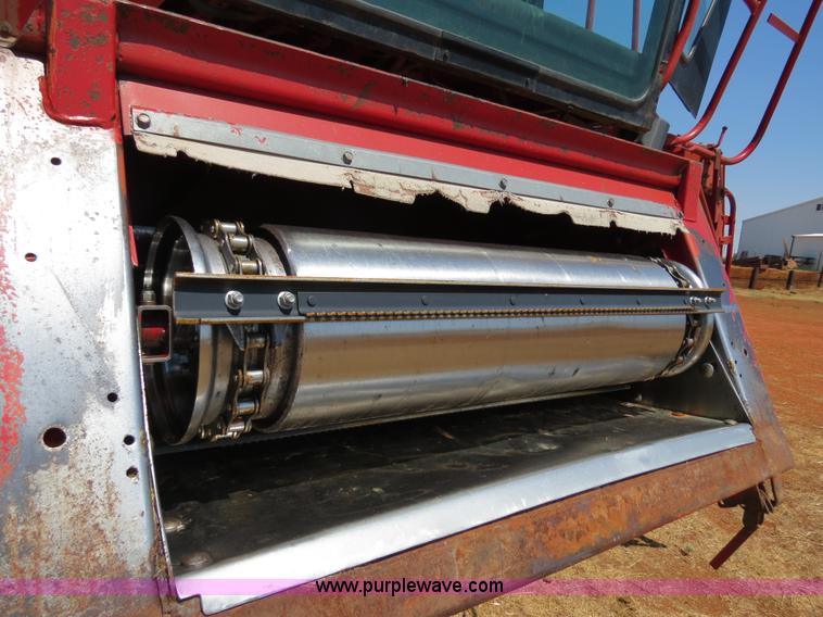 image for item B2462 1993 Case IH 1688 combine