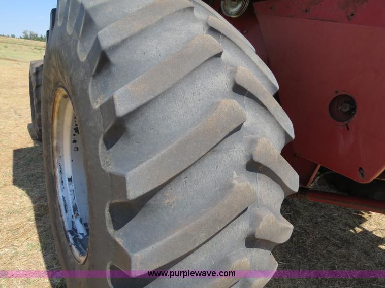 image for item B2462 1993 Case IH 1688 combine
