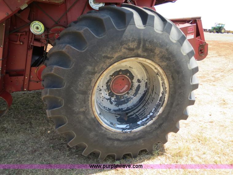 image for item B2462 1993 Case IH 1688 combine