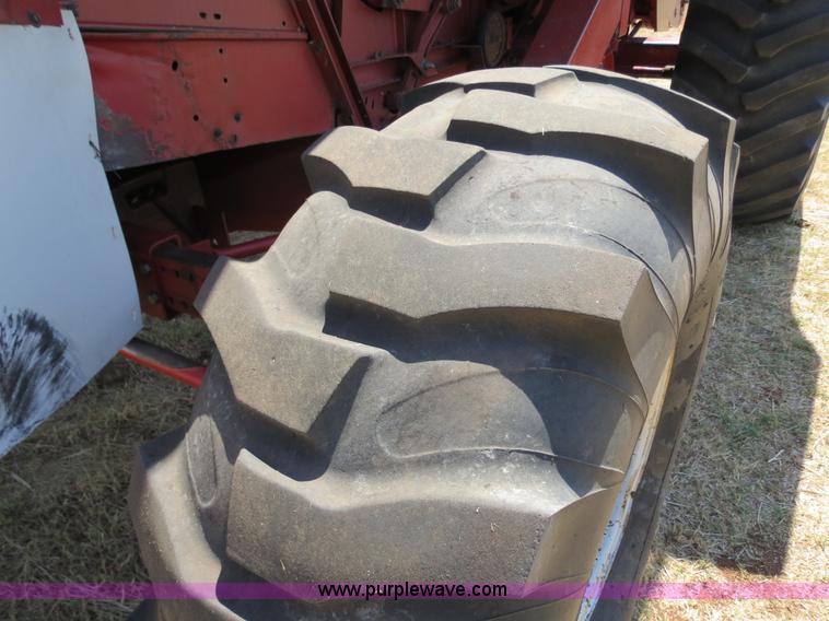 image for item B2462 1993 Case IH 1688 combine