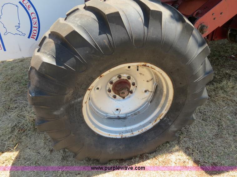 image for item B2462 1993 Case IH 1688 combine