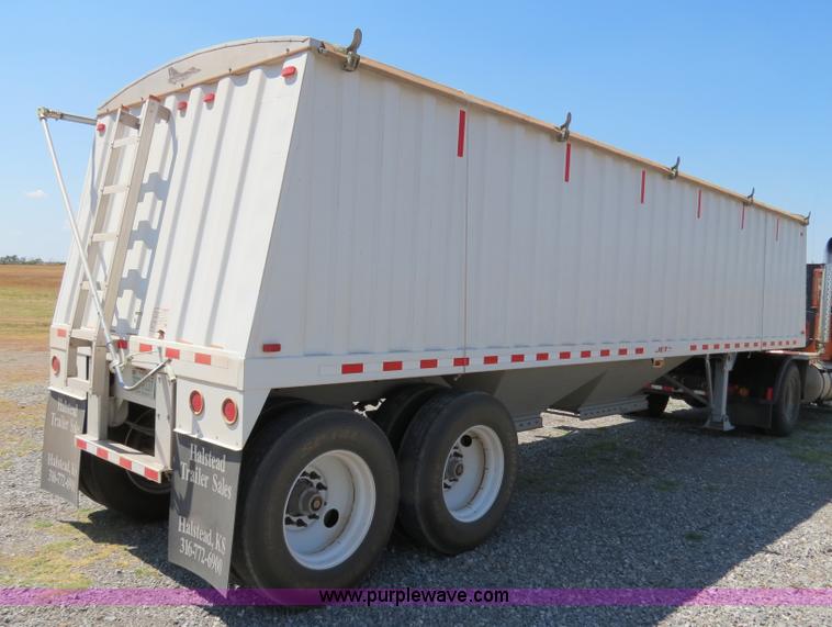 image for item B2463 2007 Jet double hopper grain trailer