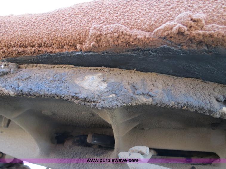 image for item B2463 2007 Jet double hopper grain trailer