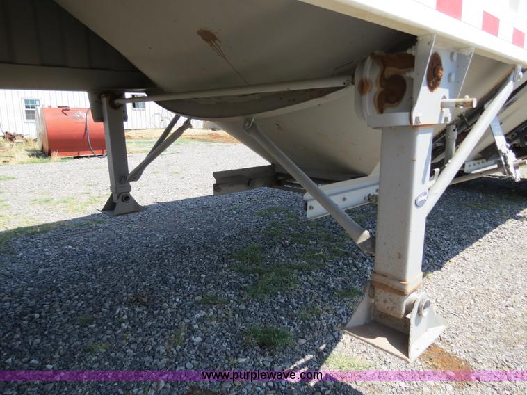 image for item B2463 2007 Jet double hopper grain trailer
