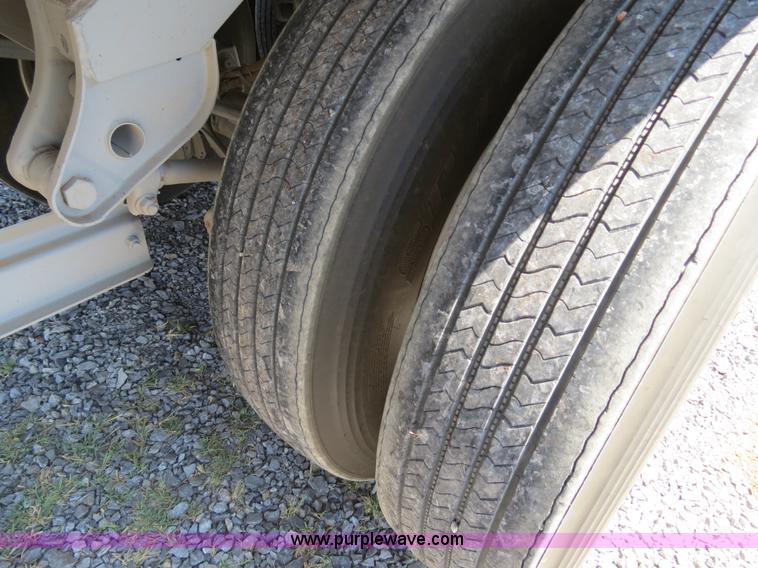 image for item B2463 2007 Jet double hopper grain trailer