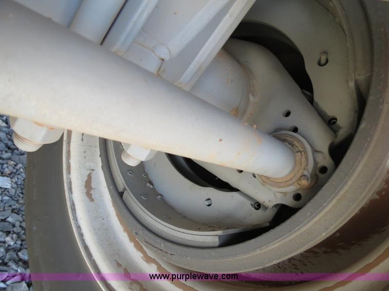 image for item B2463 2007 Jet double hopper grain trailer