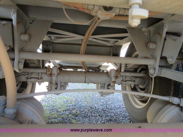 image for item B2463 2007 Jet double hopper grain trailer