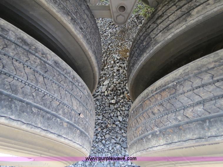 image for item B2463 2007 Jet double hopper grain trailer