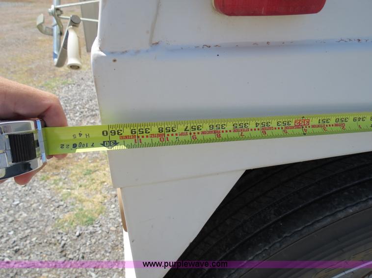 image for item B2463 2007 Jet double hopper grain trailer