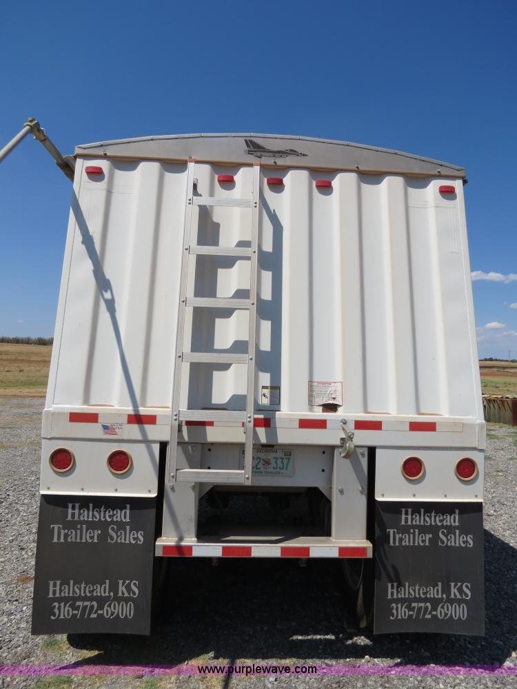 image for item B2463 2007 Jet double hopper grain trailer