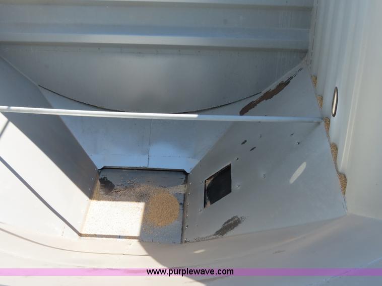 image for item B2463 2007 Jet double hopper grain trailer