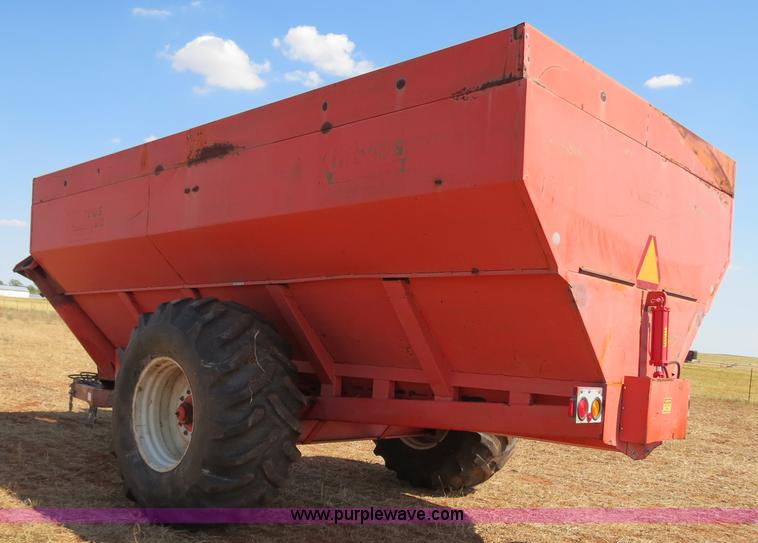 image for item B2466 Killbros 1600 grain cart