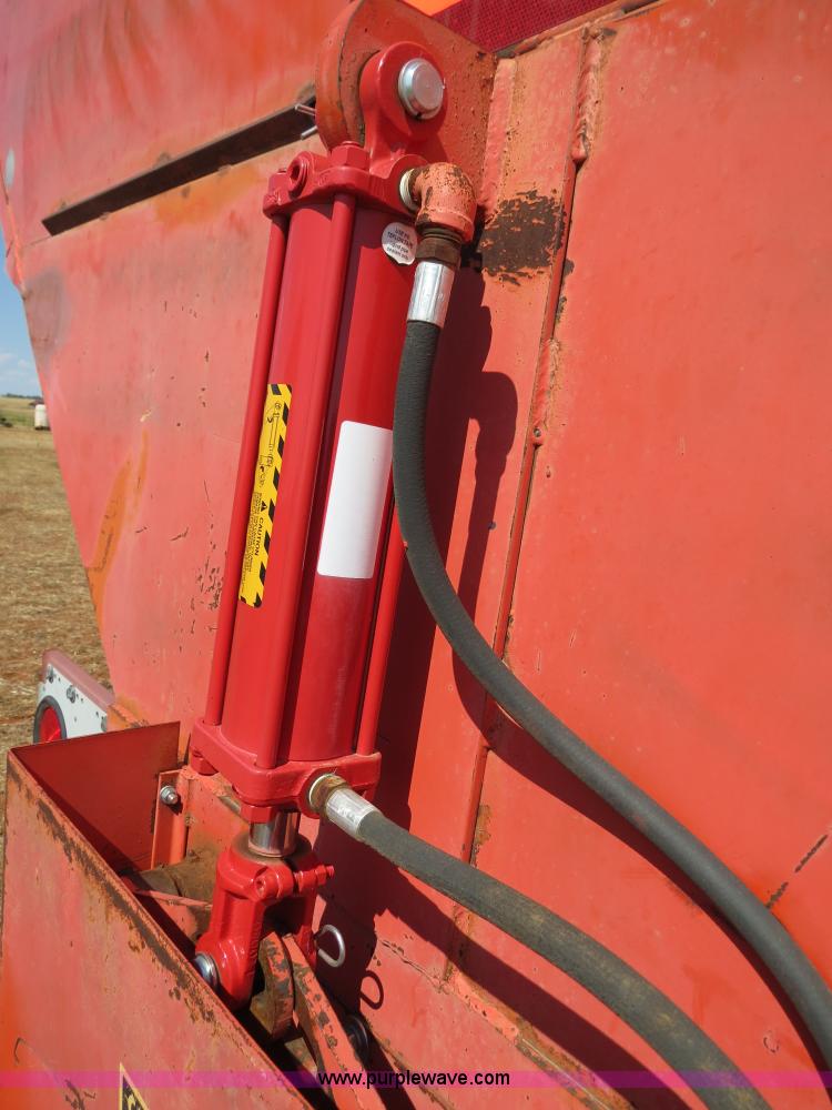 image for item B2466 Killbros 1600 grain cart