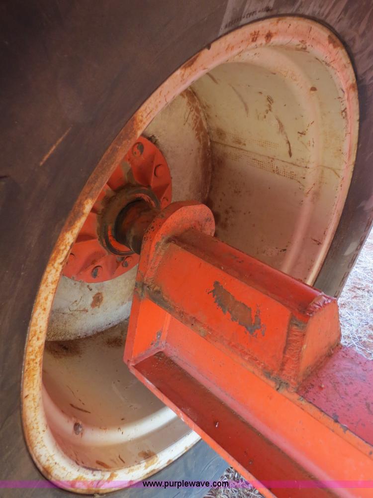 image for item B2466 Killbros 1600 grain cart