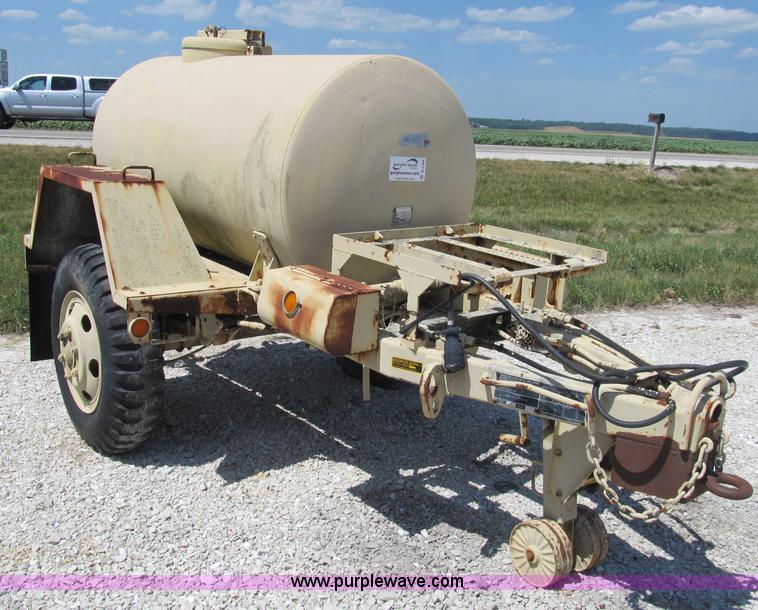 image for item B2794 400 gallon portable water tank