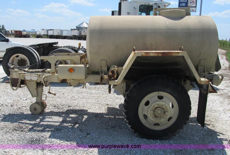 image for item B2794 400 gallon portable water tank