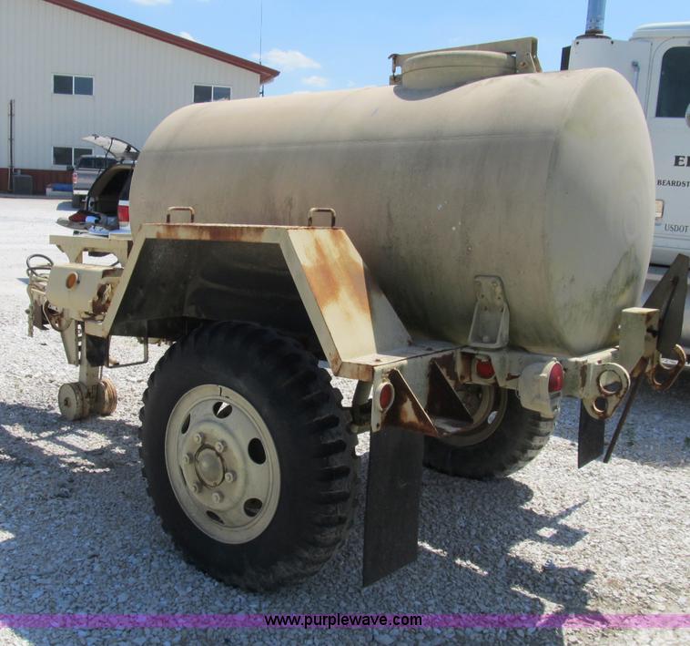 image for item B2794 400 gallon portable water tank