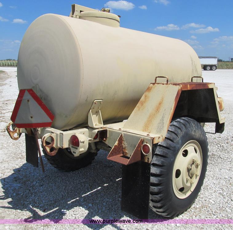 image for item B2794 400 gallon portable water tank