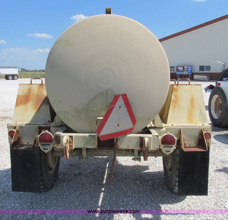 image for item B2794 400 gallon portable water tank