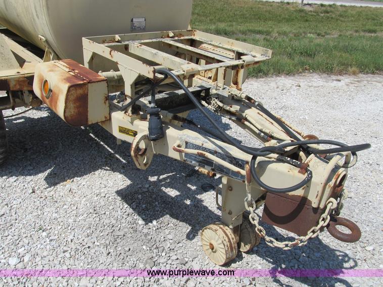 image for item B2794 400 gallon portable water tank