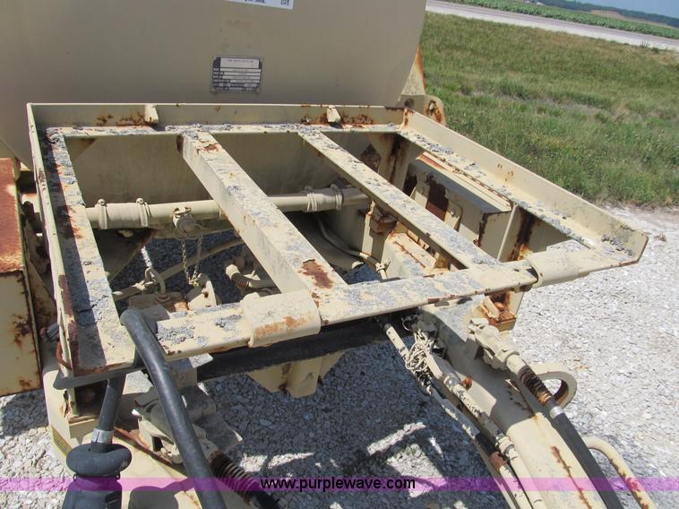 image for item B2794 400 gallon portable water tank