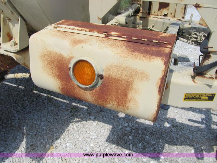 image for item B2794 400 gallon portable water tank