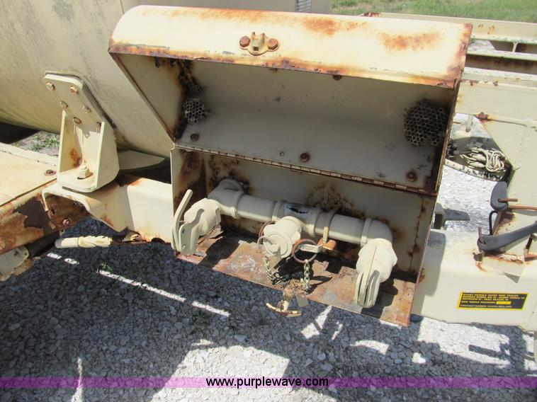 image for item B2794 400 gallon portable water tank